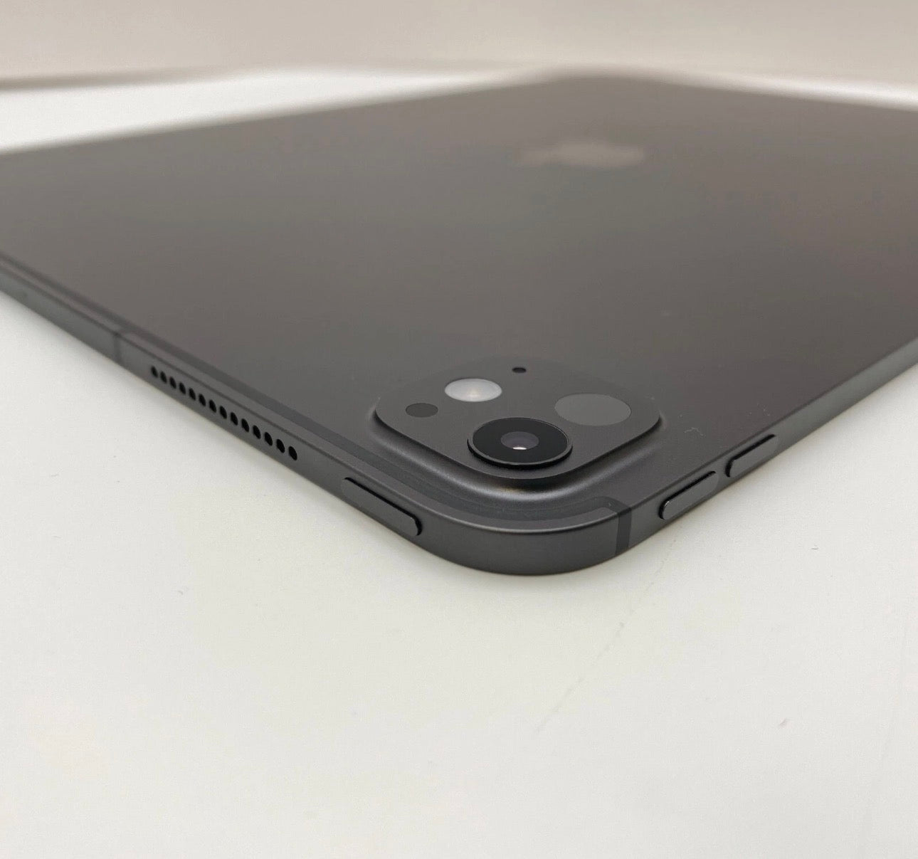 Apple iPad Pro 13" - 256GB - M4, 2024 - Space Black (Unlocked) A2926 - Open Box
