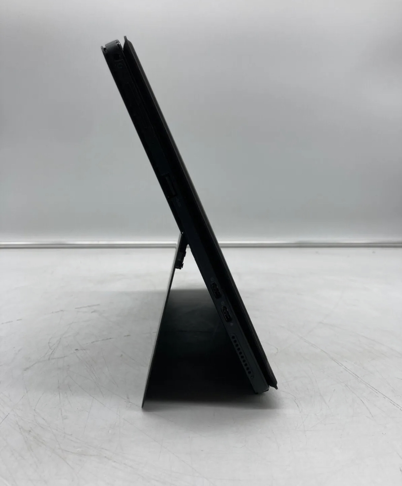 Dell Latitude 5285 2-in-1 Tablet - Intel Core M5, 8GB DDR3, 256GB SSD, Windows 10