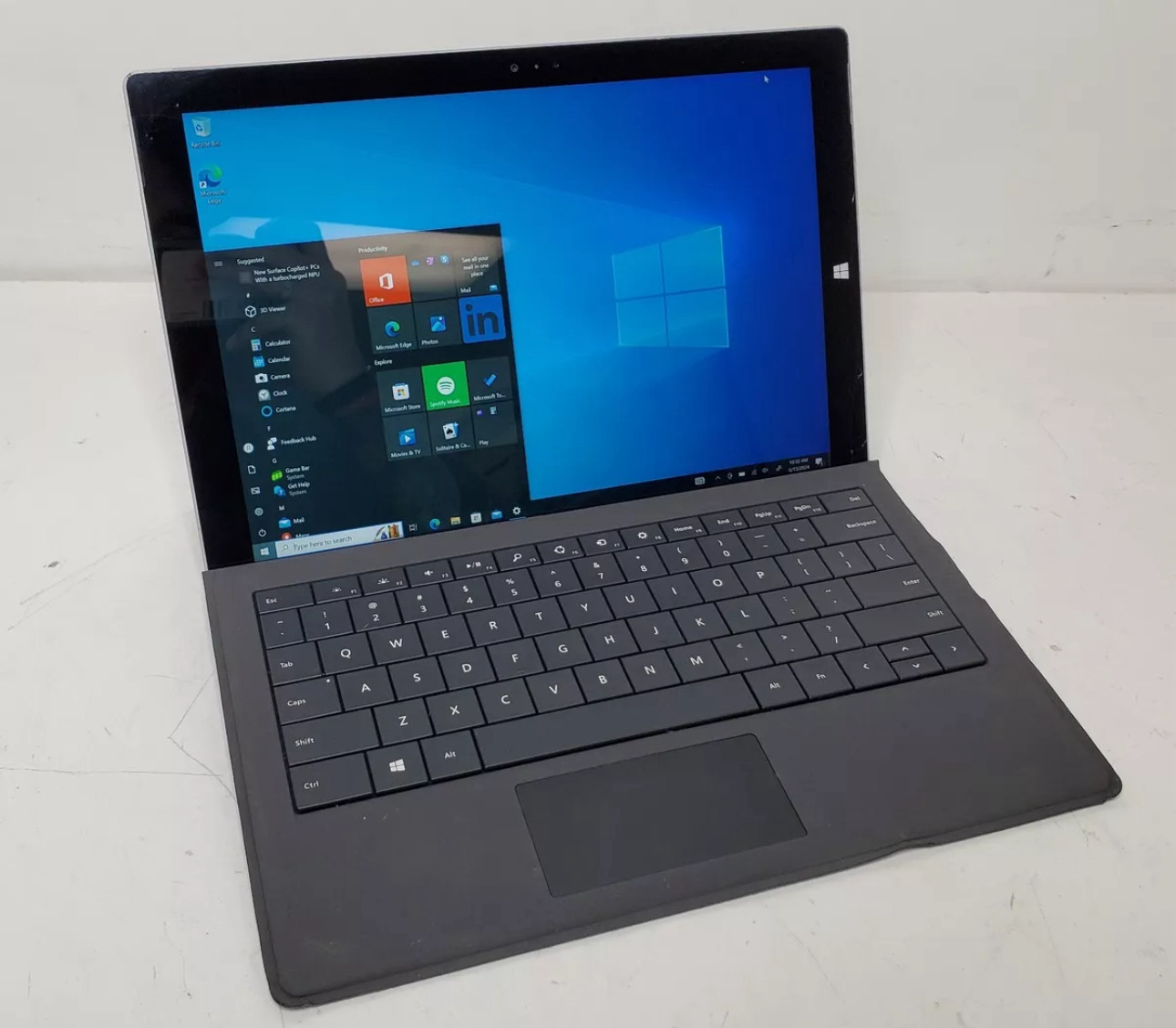 Microsoft Surface Pro 3 - Intel Core i3, 4GB DDR3, 64GB SSD, Windows 10