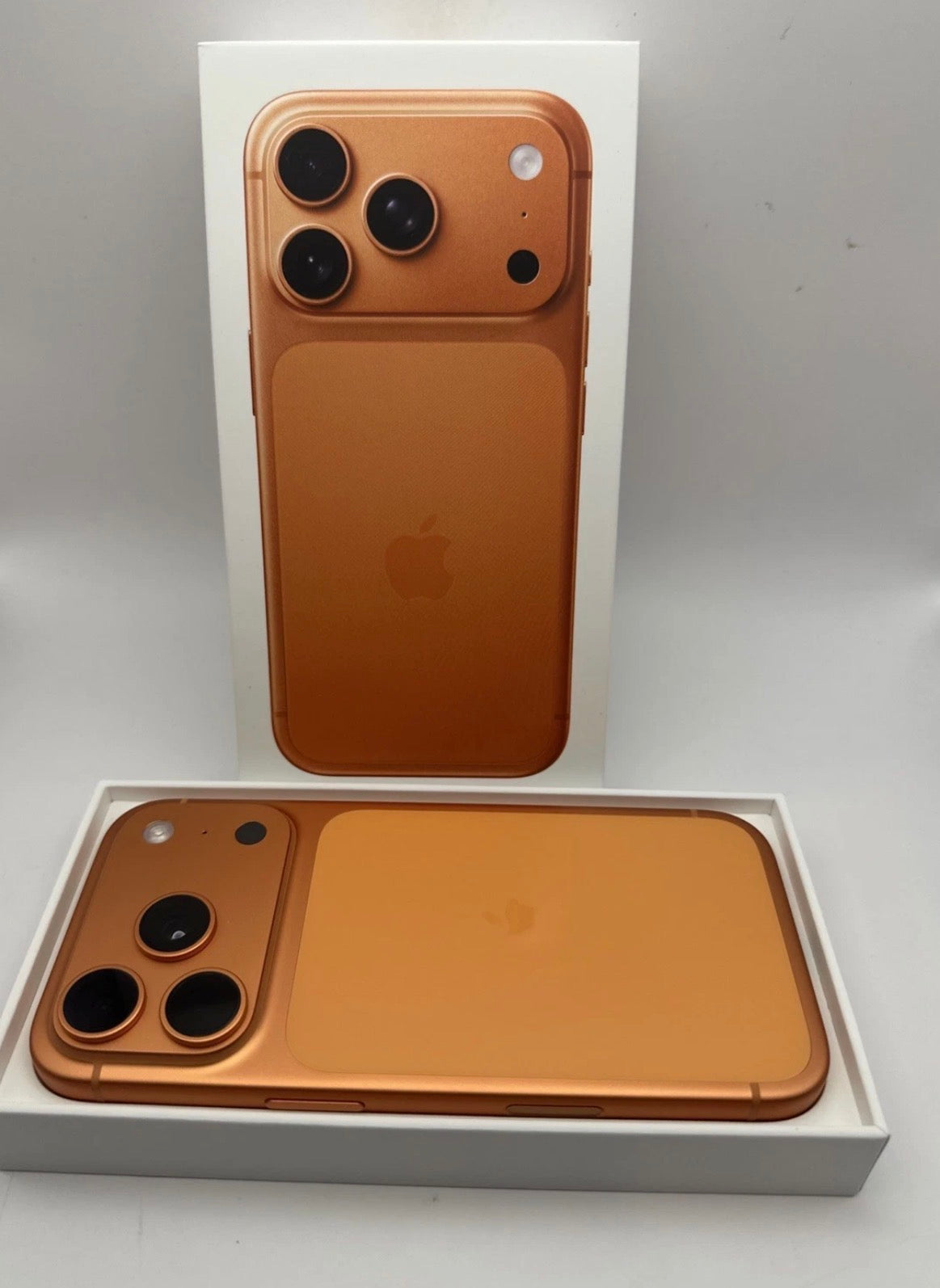 Apple iPhone 17 Pro 256GB Orange eSIM Unlocked - Open box