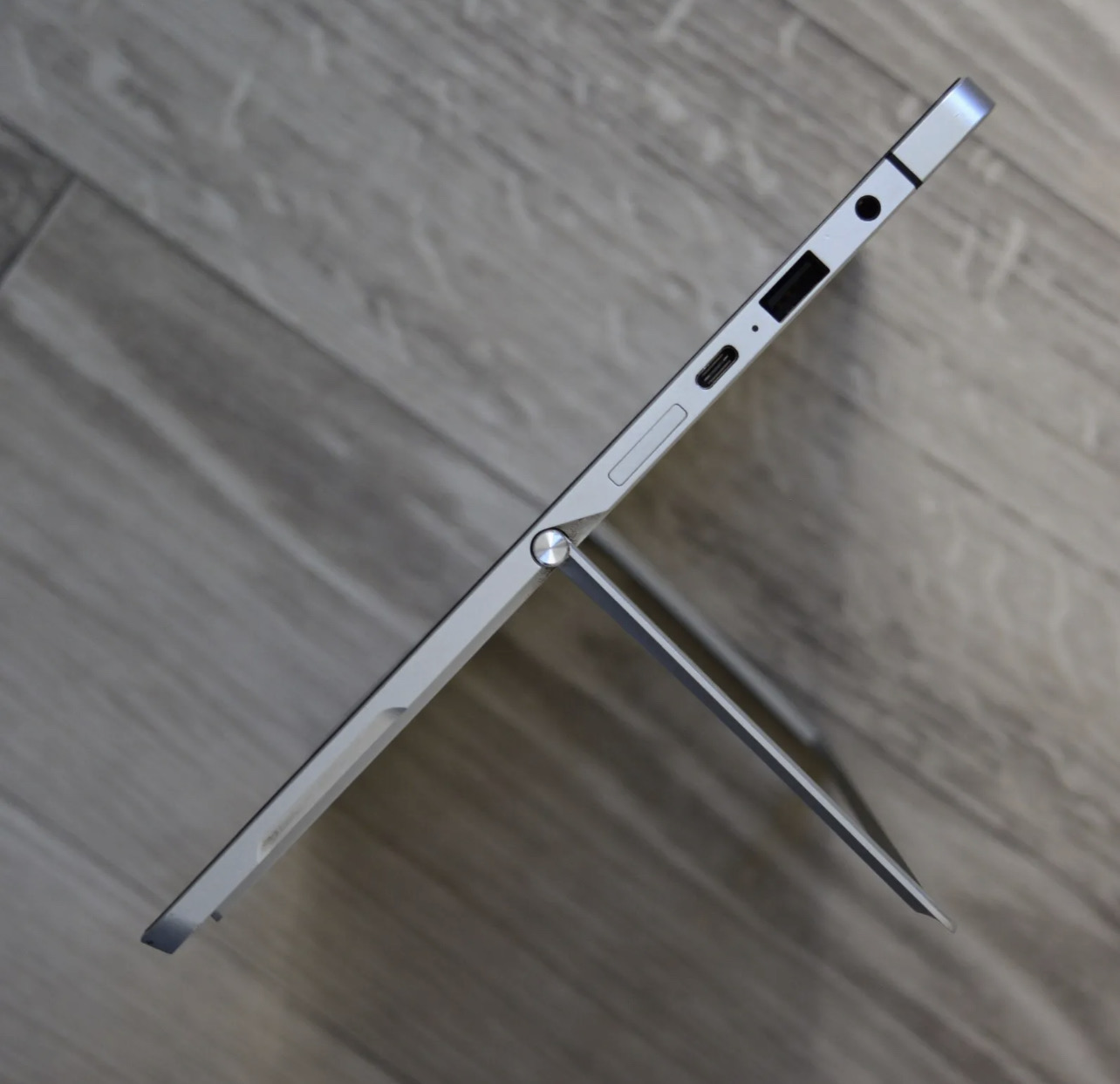 HP Elite x2 1012 G2 2 in 1 12.3 Inch Intel Core M5, 8GB Memory, 256GB SSD