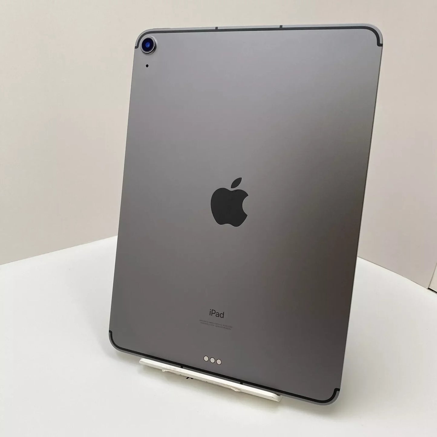 Apple iPad Air 4th Gen 256GB, 10.9 Space Gray (Unlocked) A2324 - Good Condition