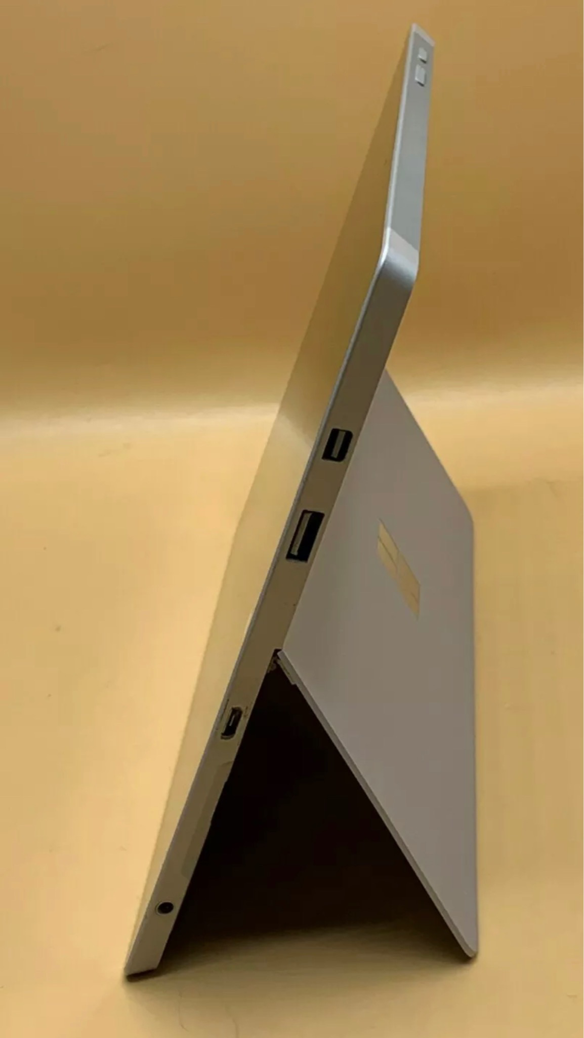 Microsoft Surface 3 - Intel Atom X7 1.60GHz 4GB 64GB SSD Windows 10