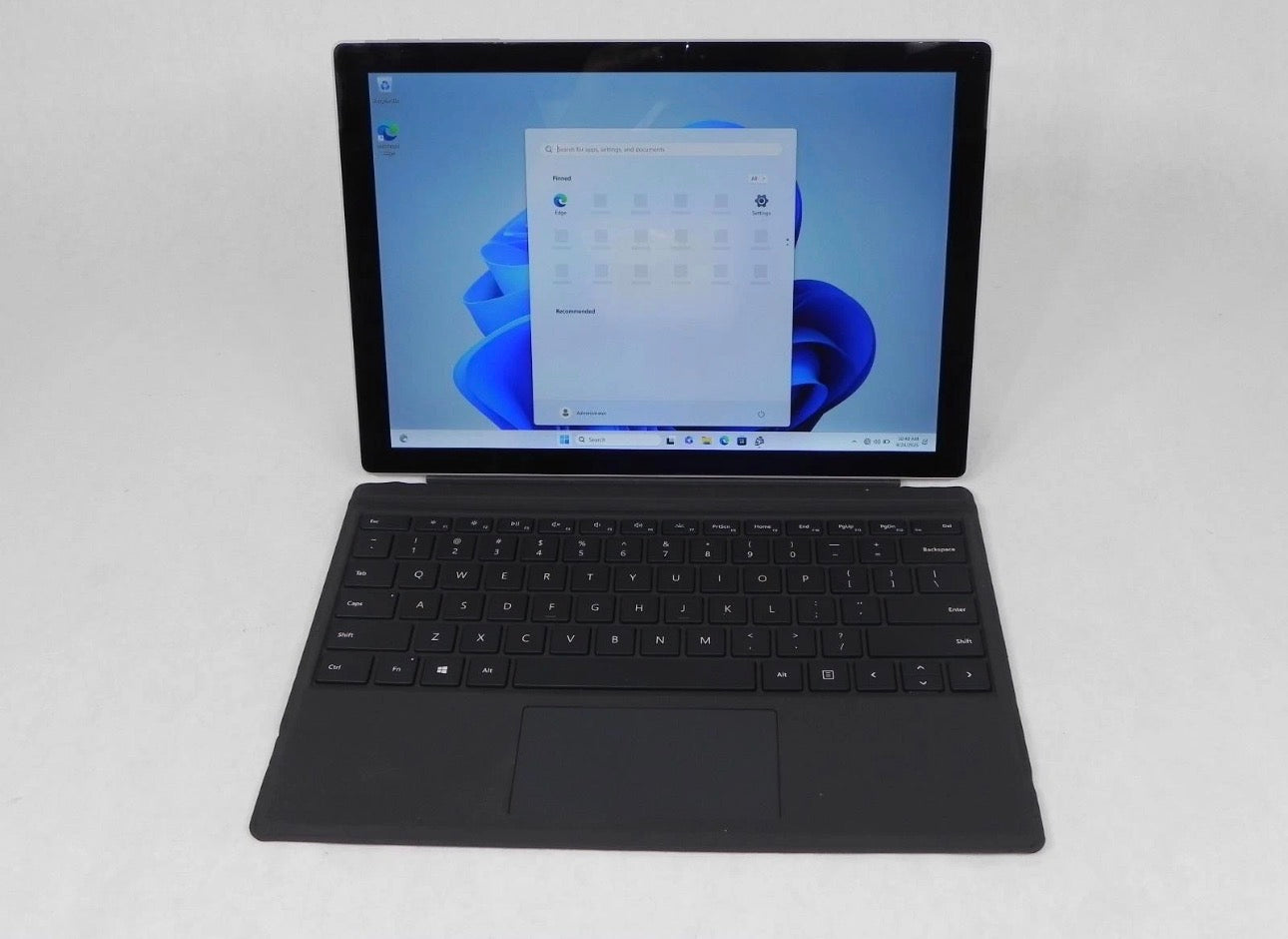 Microsoft Surface Pro 5 LTE (1807) 12.3 inch - Intel i5-7300U, 8GB RAM, 256GB SSD (used)