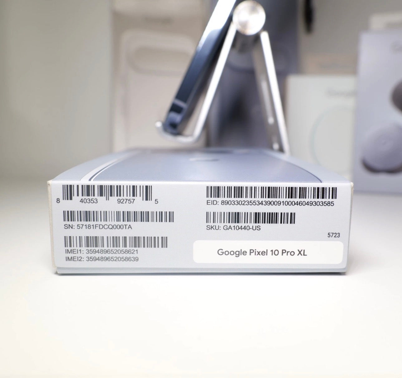 Google Pixel 10 Pro XL - 512 GB - Moonstone (Unlocked) - Pixel Buds 2 Pro Bundle