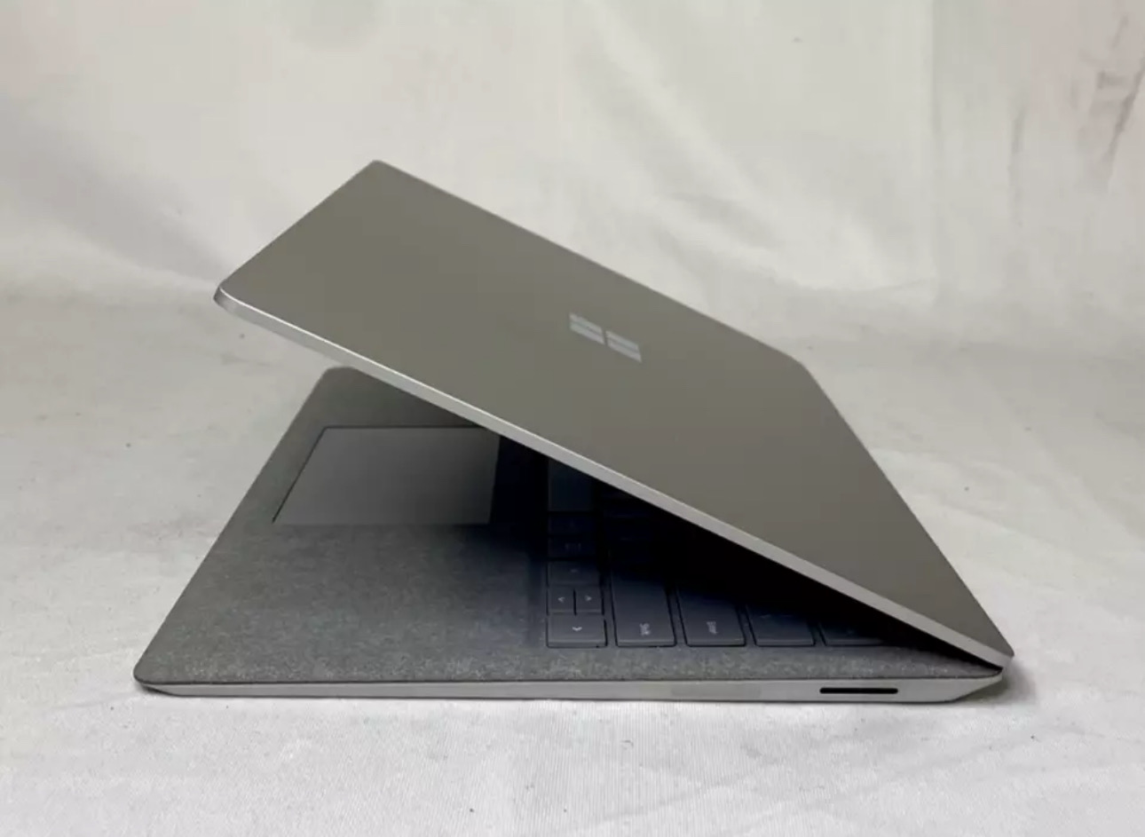Microsoft Surface Laptop 2 13.5" i5-8350U 8GB RAM 256GB SSD Model 1769
