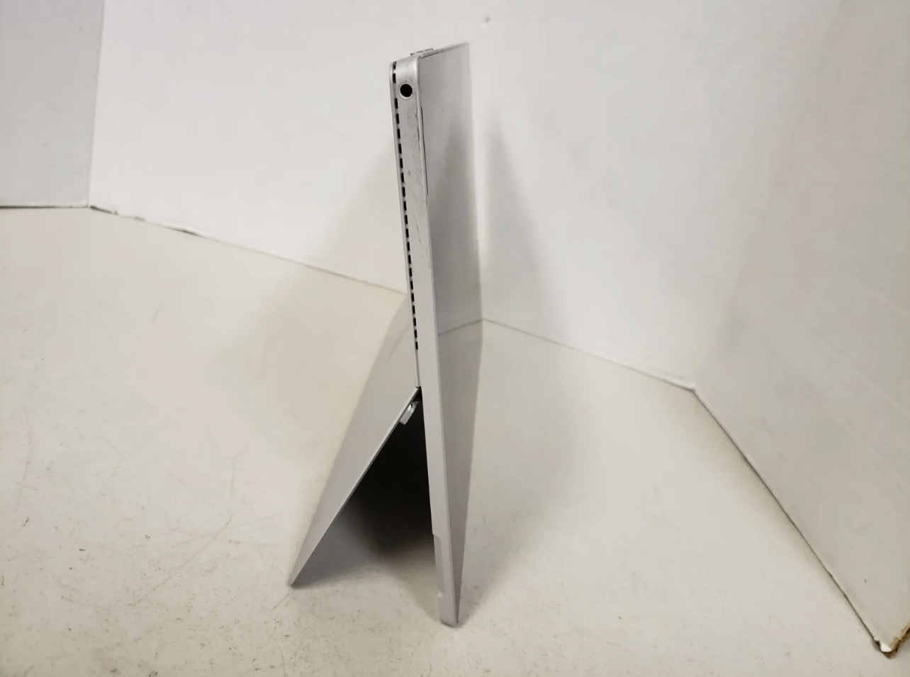 Microsoft Surface Pro 4 Intel Core i5 6300U 2.50GHz 4GB 128GB ** No Touch **