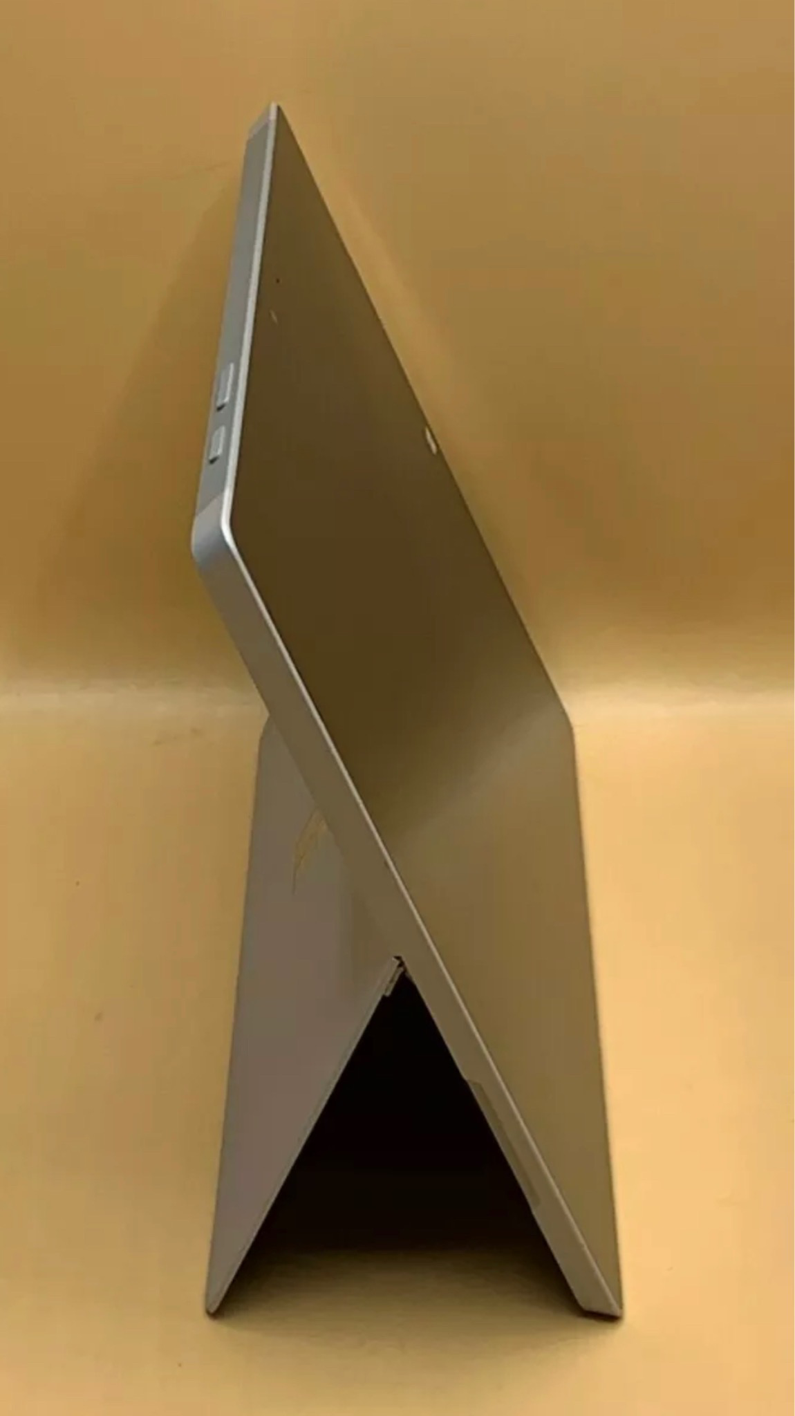 Microsoft Surface 3 - Intel Atom X7 1.60GHz 4GB 64GB SSD Windows 10