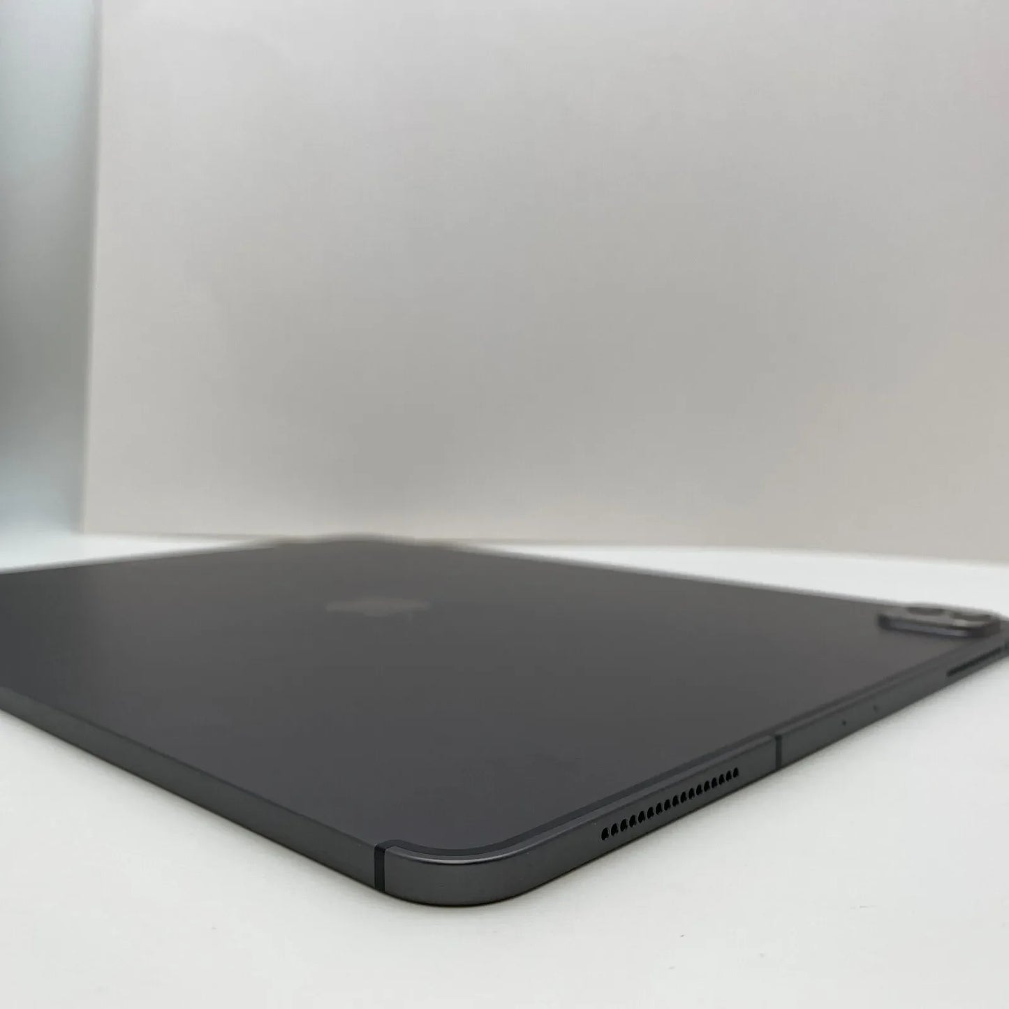 Apple iPad Pro 12.9 4th Gen. 256GB Space Gray (Unlocked) A2069 - Open Box