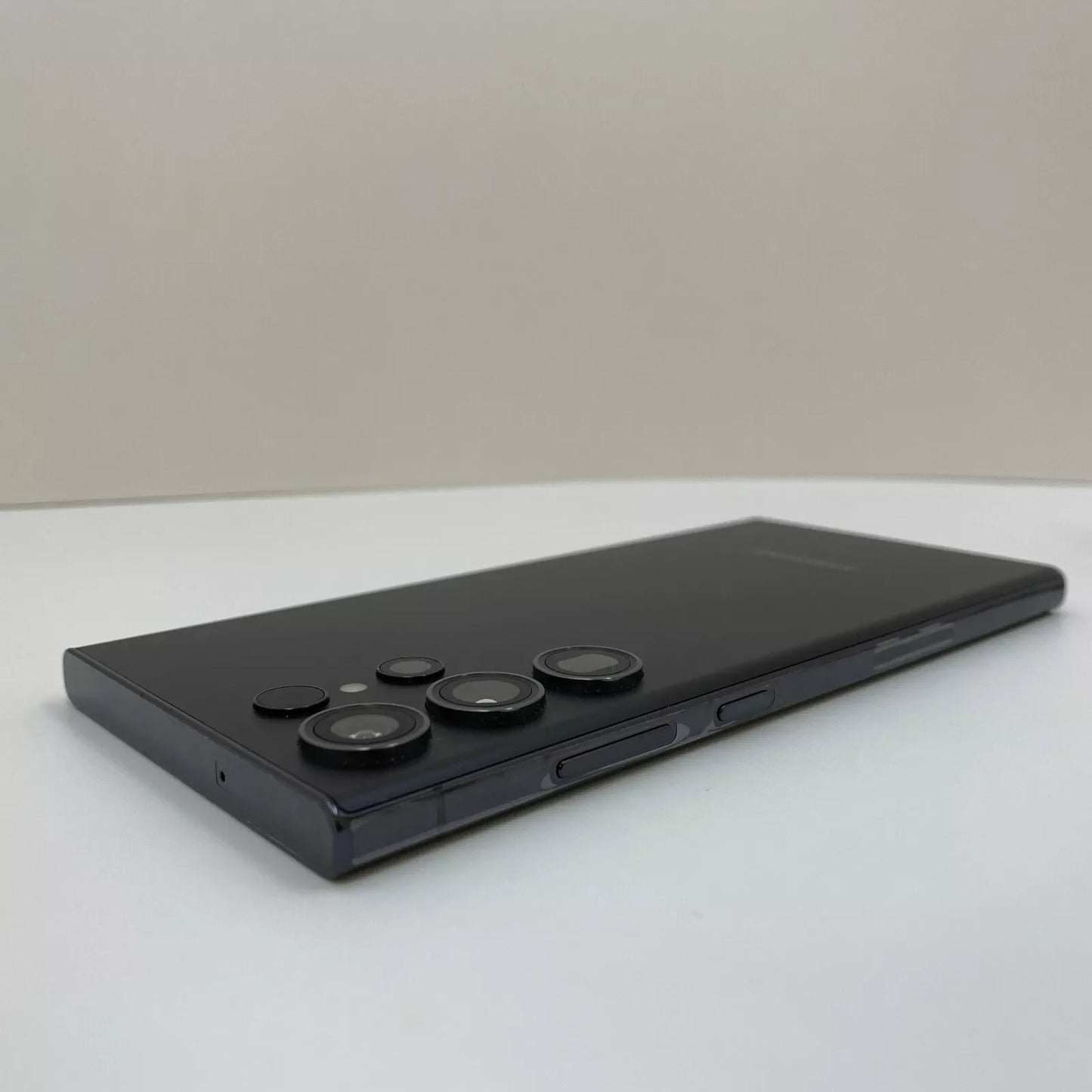 Samsung Galaxy S23 Ultra SM-S918U - 256GB Black (GSM Unlocked) - Good Condition