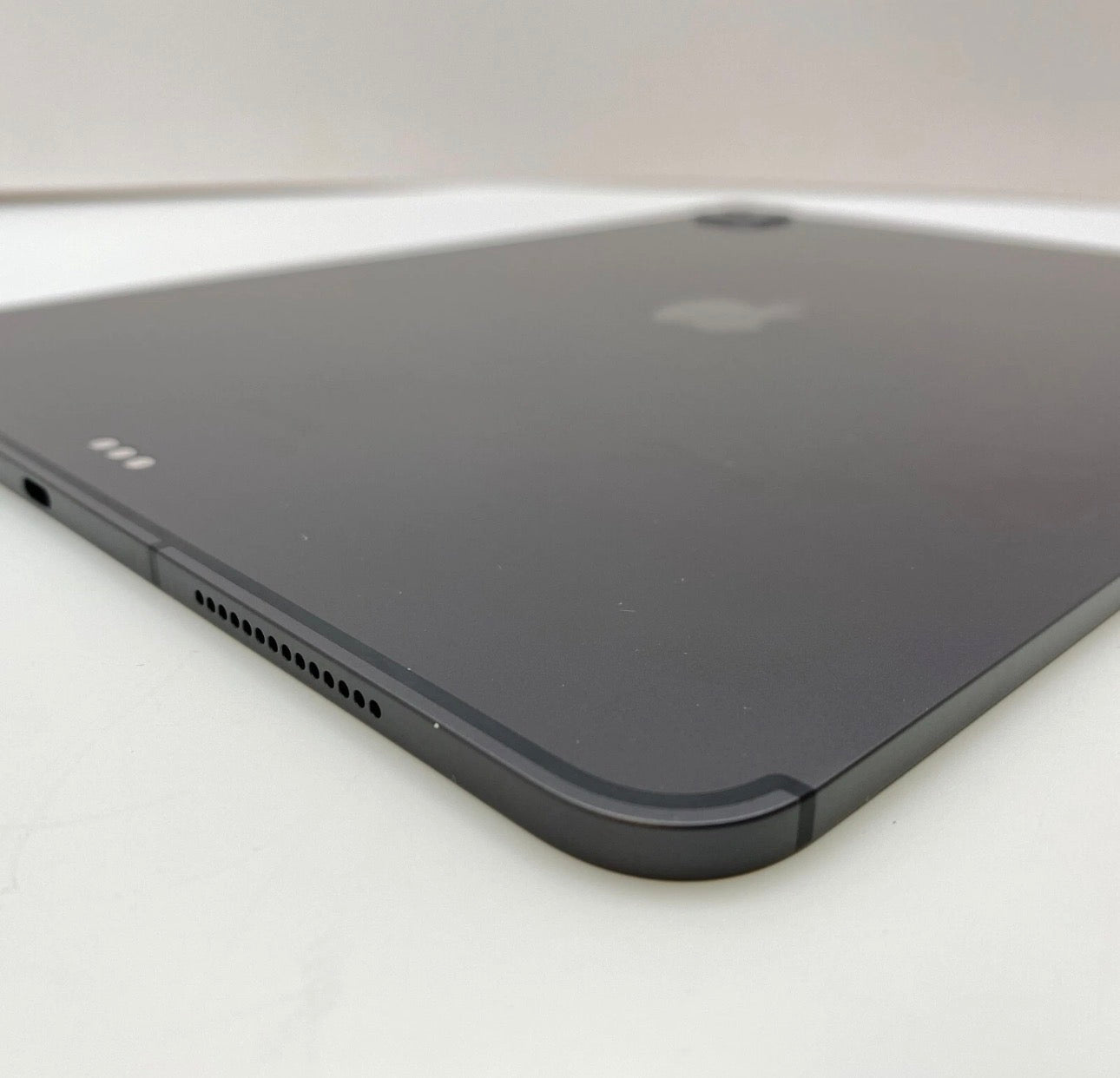 Apple iPad Pro 13" - 256GB - M4, 2024 - Space Black (Unlocked) A2926 - Open Box