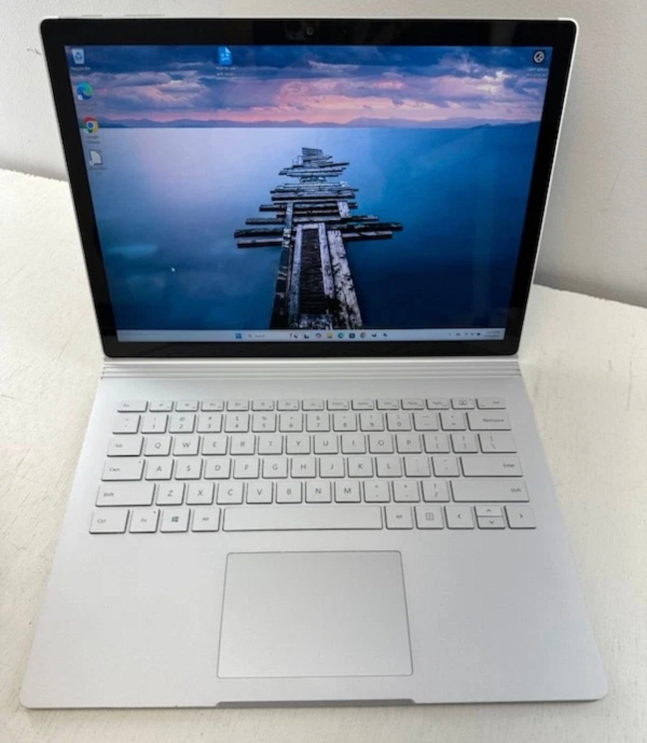 Microsoft Surface Book 13.5 1703 - Intel i7-6600u, 16GB RAM, 512GB