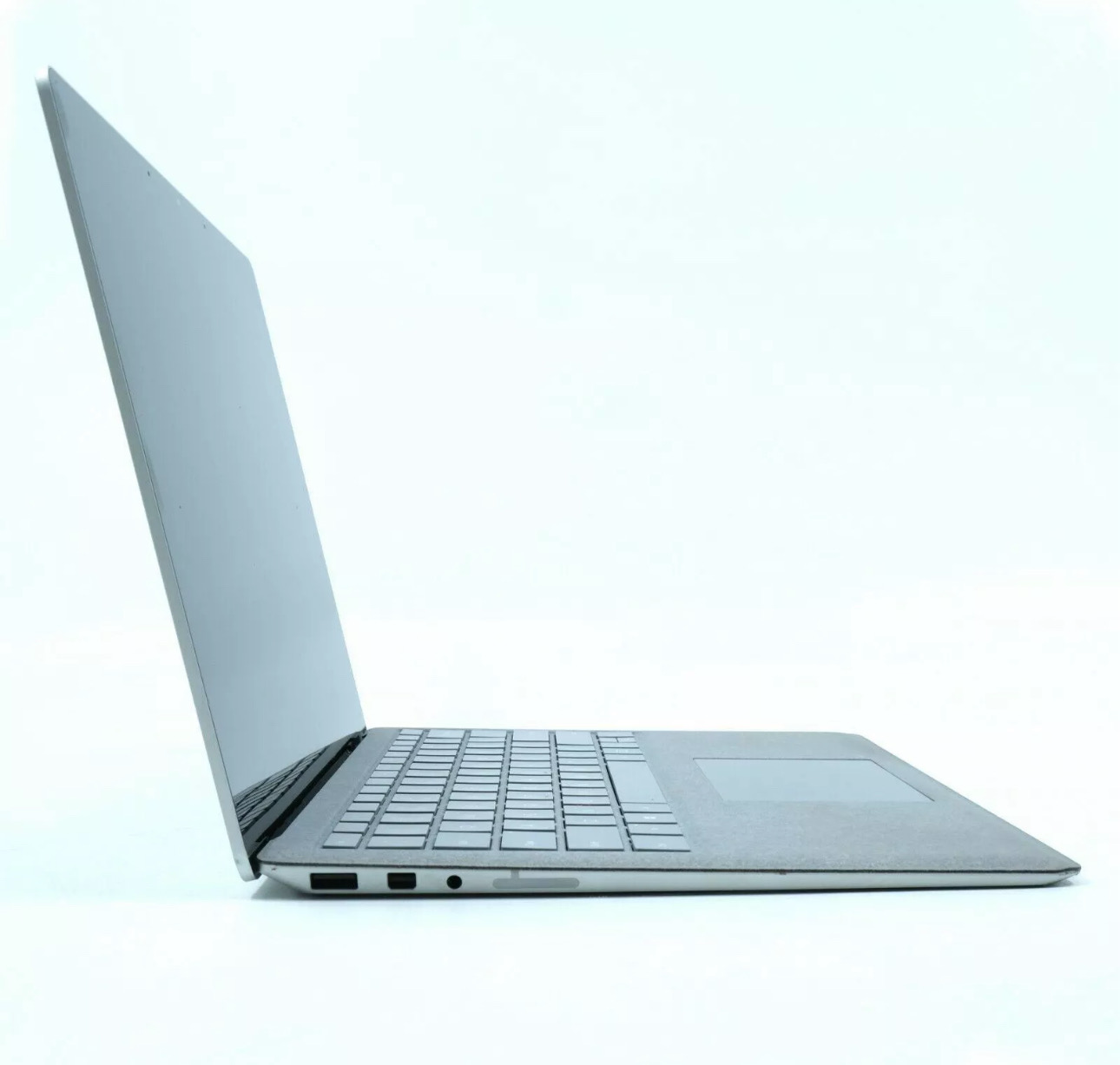 Microsoft Surface Laptop 2 13.5 Inch - Intel Core i5 7300U, 8GB DDR3, 128GB SSD Good condition