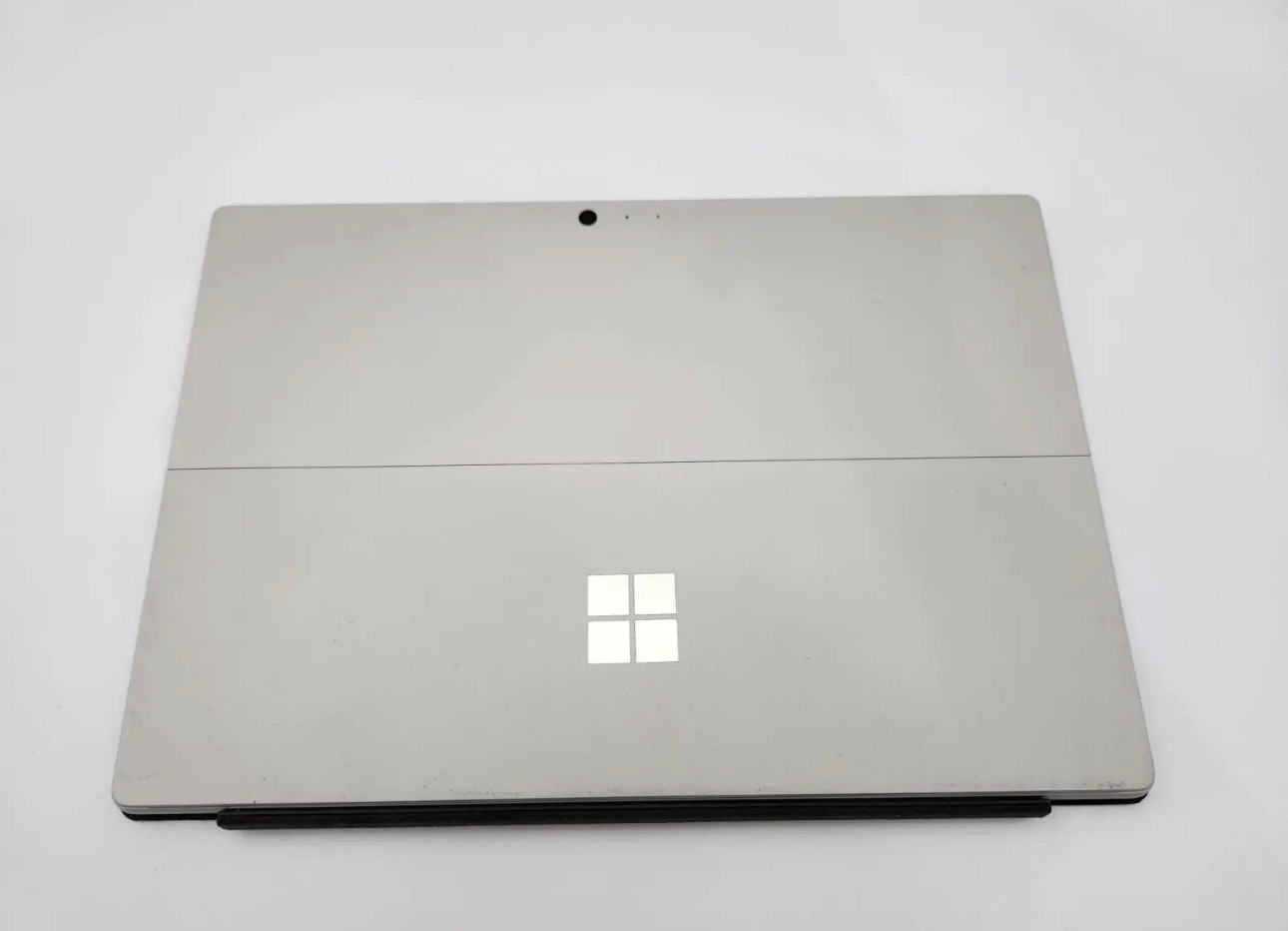 Microsoft Surface Pro 5th 2017 - Intel Core i5 6300U, 8GB DDR3, 256GB SSD, Windows 11