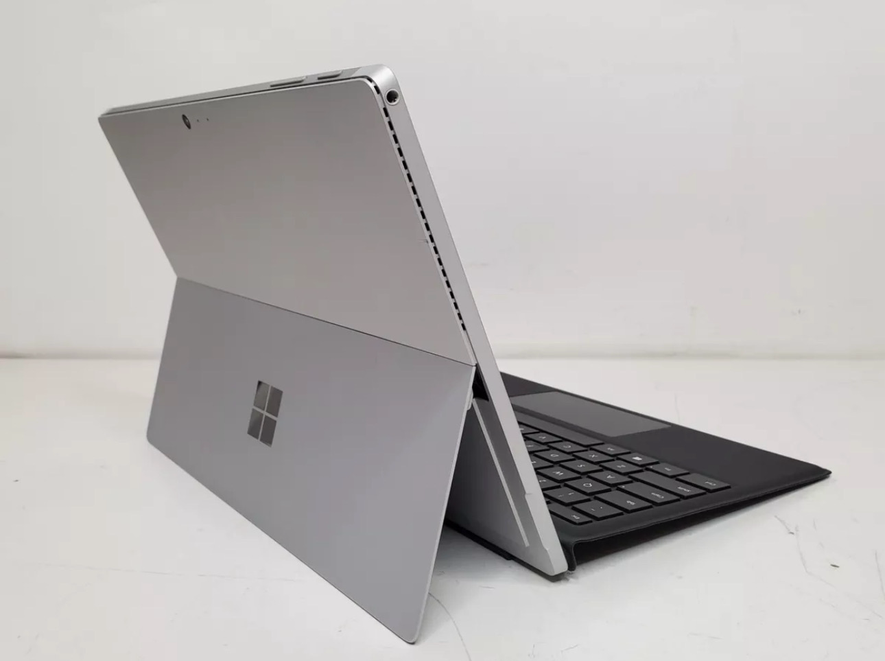 Microsoft Surface Pro 4 Intel Core i5-6300U 2.4GHz 8GB RAM 256GB SSD Windows 10 (Fair conditions)