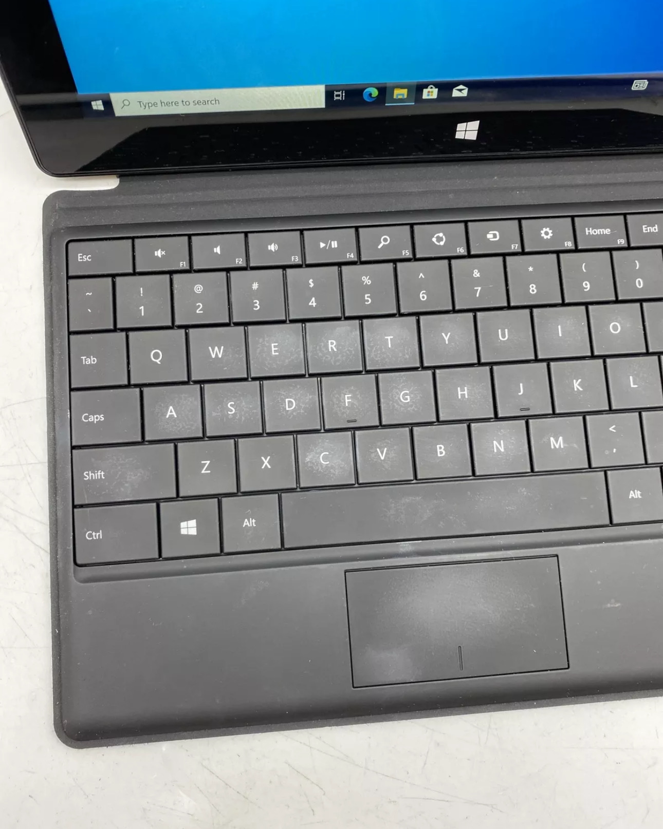 Microsoft Surface Pro 1st (Intel core i5, 4GB Memory, 128GB SSD) windows 10