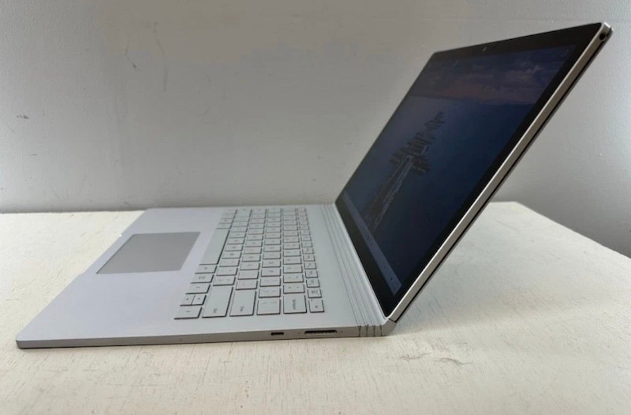 Microsoft Surface Book 13.5 1703 - Intel i7-6600u, 16GB RAM, 512GB
