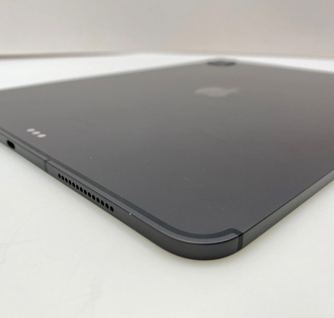 Apple iPad Pro 13" - 2TB, 2024 M4, Silver (Unlocked) A2926 - NEW Open Box