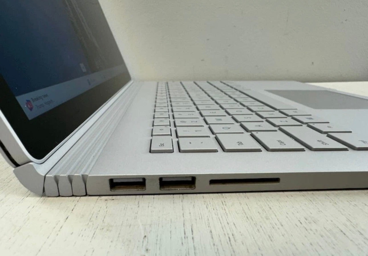 Microsoft Surface Book 13.5 1703 - Intel i7-6600u, 16GB RAM, 512GB